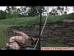 دختری با چهره زیبایی لینک مستقیم کانال سکسی لباس خواب پرتقال خود را پایین آورد ، سینه های زرق و برق دار خود را باز کرد ، آن را در دهان گذاشت و آن را نوازش کرد تا اینکه گرمای گرم گرفت