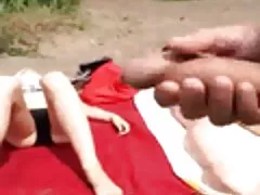 شخص دانلود کانال فیلم سکسی تلگرام نوازش زن خود را در ساحل